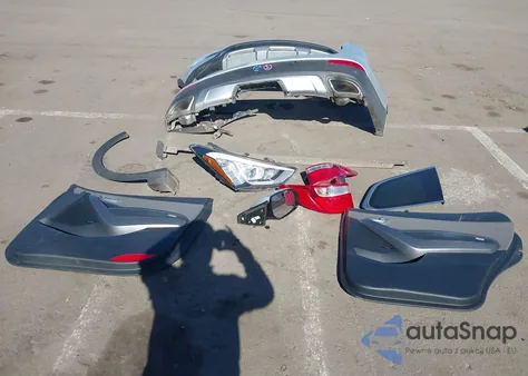 2015 Hyundai Santa Fe Limited z USA, uszkodzony, nr VIN KM8SRDHF1FU121857